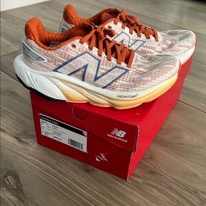 New Balance women’s Fresh Foam Balos running shoes size 8